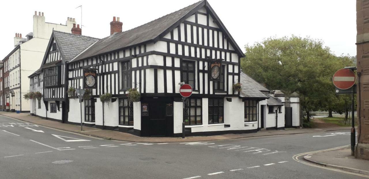 Queens Head Inn Монмут Екстер'єр фото